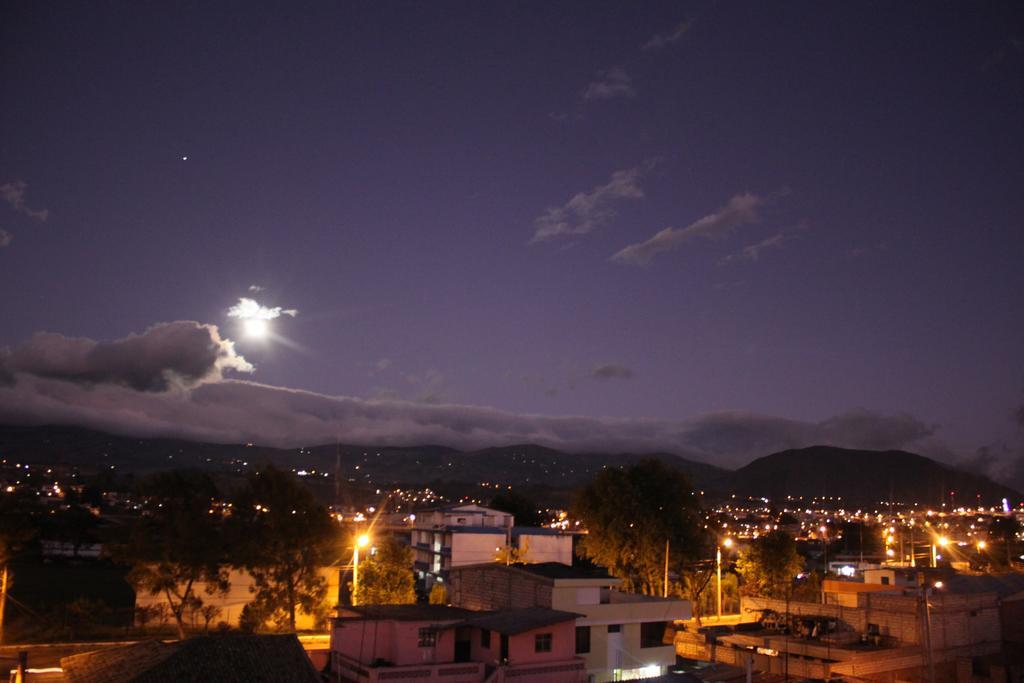 Hostel Sendero De Volcanes Latacunga Εξωτερικό φωτογραφία