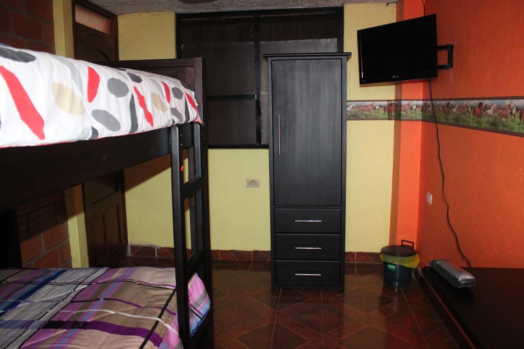 Hostel Sendero De Volcanes Latacunga Εξωτερικό φωτογραφία