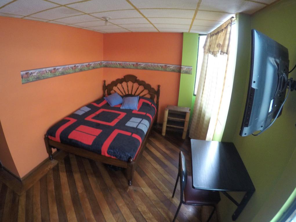 Hostel Sendero De Volcanes Latacunga Εξωτερικό φωτογραφία